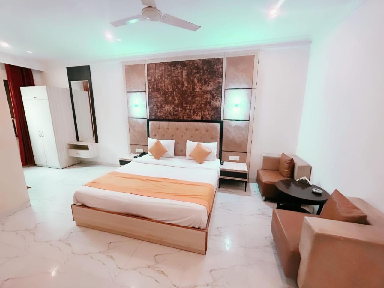 Hotel The Almora By Rs Global Near By Delhi International Airport With - Free Airport Drop Нью-Делі Екстер'єр фото