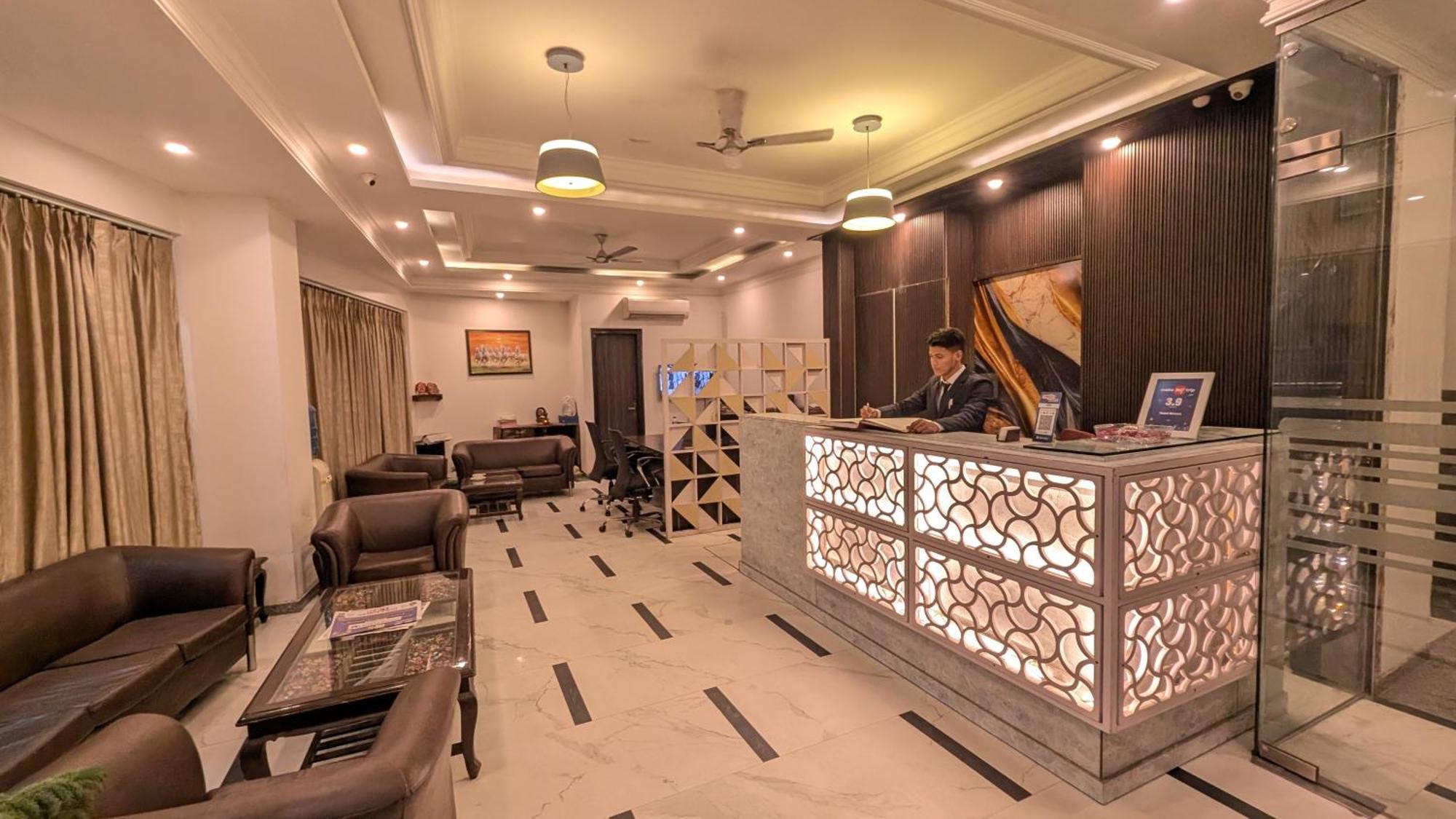 Hotel The Almora By Rs Global Near By Delhi International Airport With - Free Airport Drop Нью-Делі Екстер'єр фото
