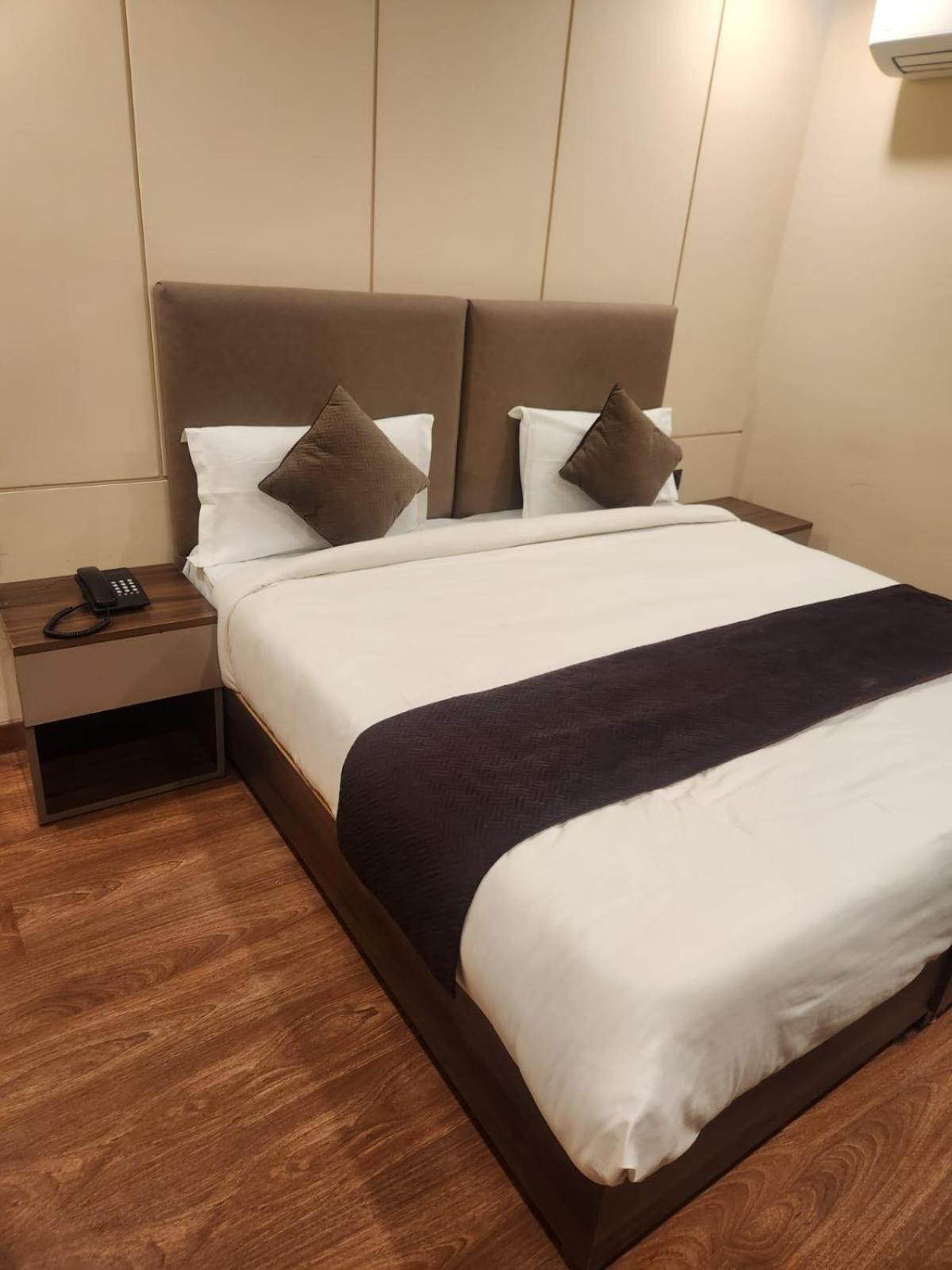 Hotel The Almora By Rs Global Near By Delhi International Airport With - Free Airport Drop Нью-Делі Екстер'єр фото