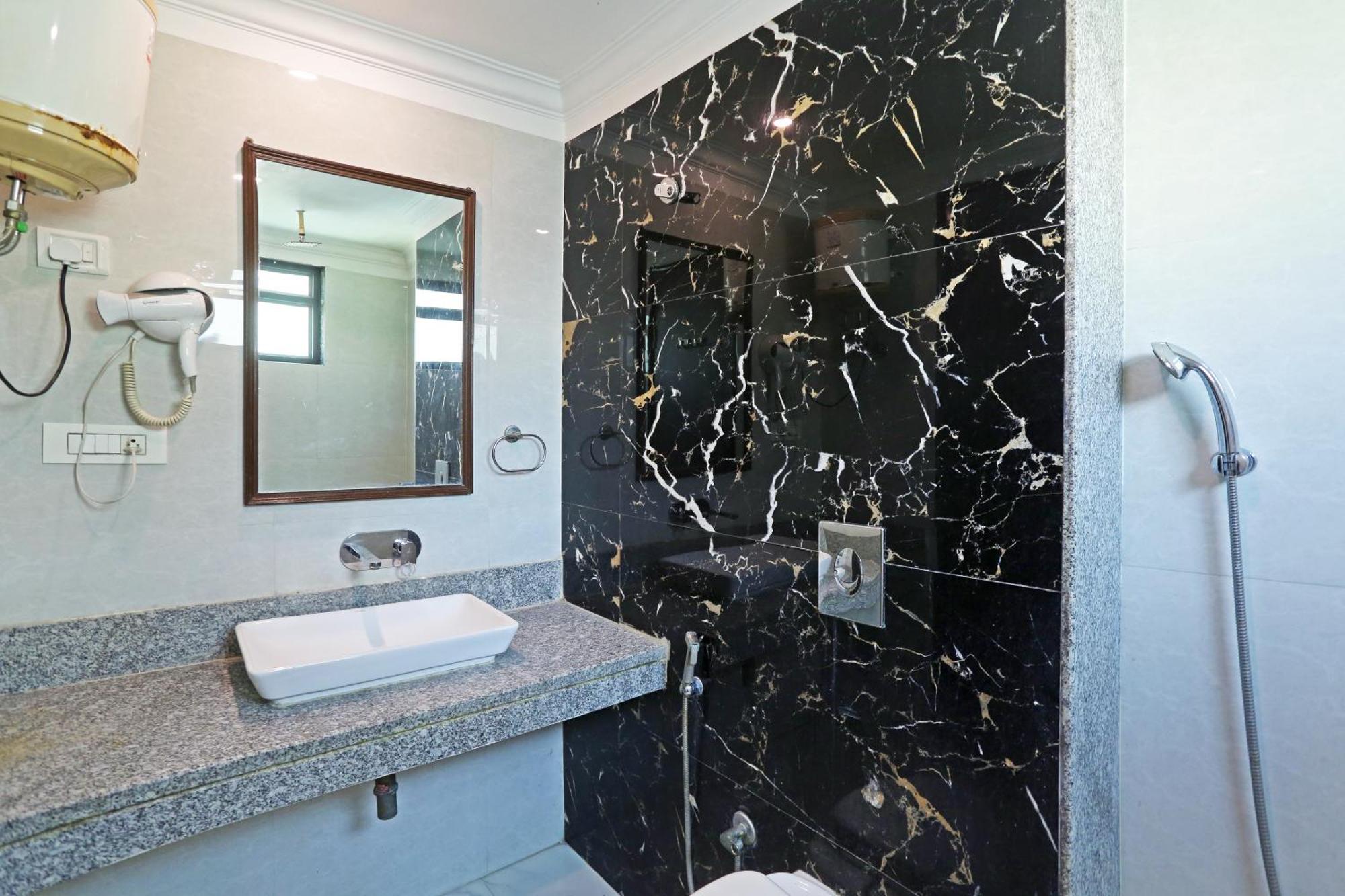Hotel The Almora By Rs Global Near By Delhi International Airport With - Free Airport Drop Нью-Делі Екстер'єр фото