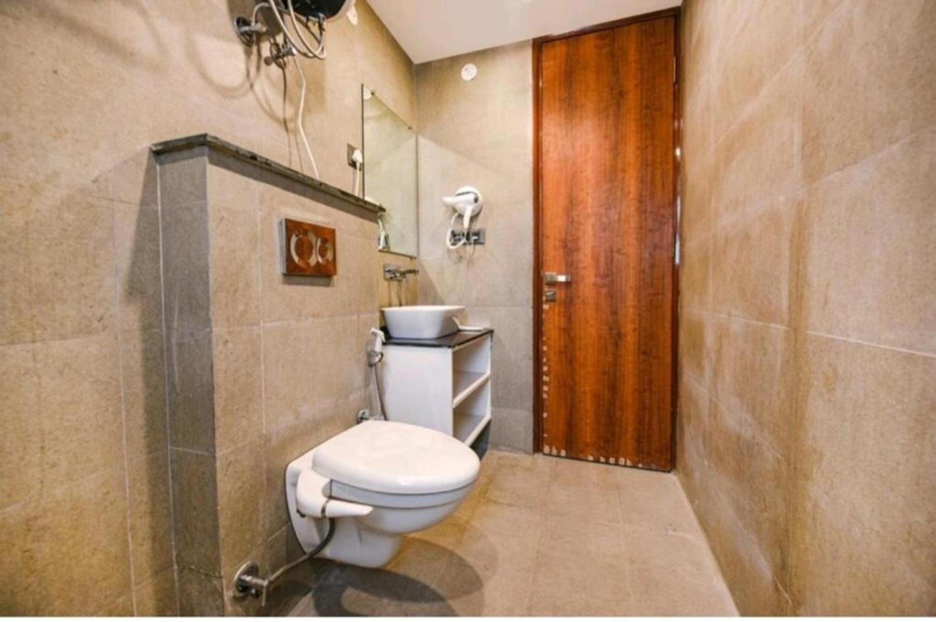 Hotel The Almora By Rs Global Near By Delhi International Airport With - Free Airport Drop Нью-Делі Екстер'єр фото