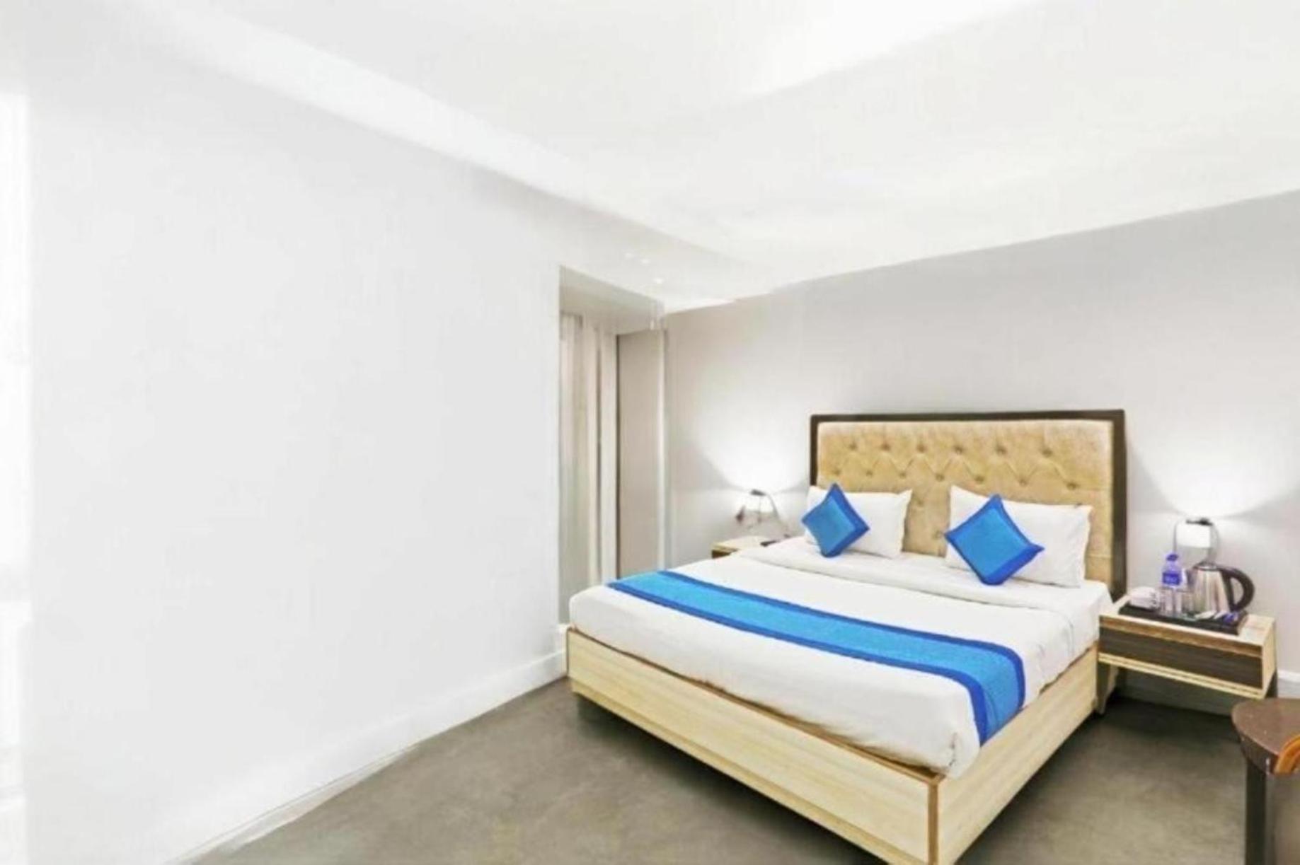 Hotel The Almora By Rs Global Near By Delhi International Airport With - Free Airport Drop Нью-Делі Екстер'єр фото
